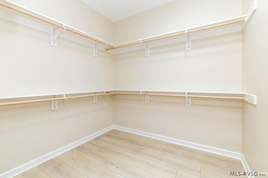 Immaculate! Move-in ready, this one-level townhome offers - photo 22