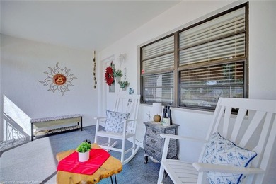 Welcome to this beautifully remodeled 2-bedroom, 2-bathroom - photo 4