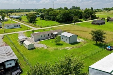 Welcome to lake living in the desirable Belle Starr Addition on - photo 4