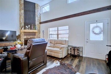 Welcome to this beautifully remodeled 2-bedroom, 2-bathroom - photo 7