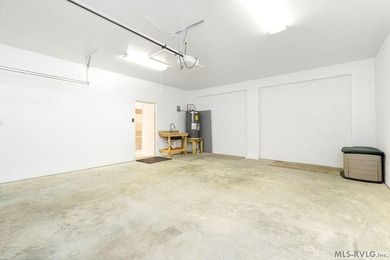 Immaculate! Move-in ready, this one-level townhome offers - photo 28