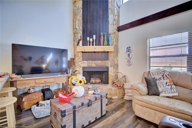 Welcome to this beautifully remodeled 2-bedroom, 2-bathroom - photo 9