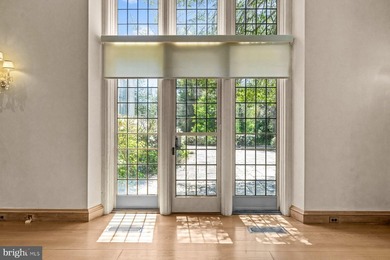 Welcome to iconic Ravenscliff, one of the most significant - photo 31