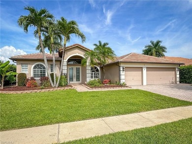 STOP SCROLLING-THIS IS THE WATERFRONT HOME EVERYONE WAITS FOR! - photo 3