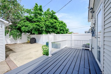 Move right into this beautifully renovated (2017) 3-bedroom - photo 15