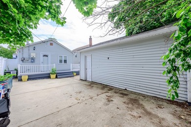 Move right into this beautifully renovated (2017) 3-bedroom - photo 19