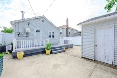 Move right into this beautifully renovated (2017) 3-bedroom - photo 20