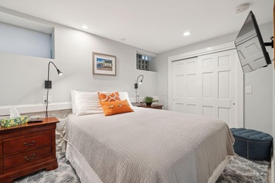 This redesigned downtown three-unit is a rare gem--where - photo 38