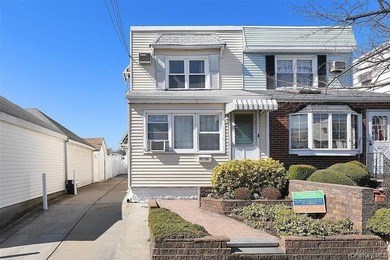 2-dwelling semi-detached with private driveway & 400 Sq ft - photo 1