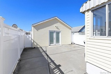 2-dwelling semi-detached with private driveway & 400 Sq ft - photo 2