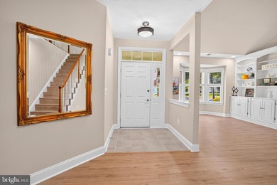 Welcome home to this newly refreshed, bright, cheerful end unit - photo 3