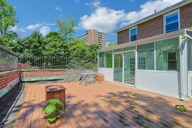 Exclusive Just Listed Spacious 4-Bd. Double Apartment with Glass - photo 3