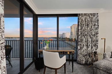Beautifully renovated waterfront residence with unobstructed - photo 9
