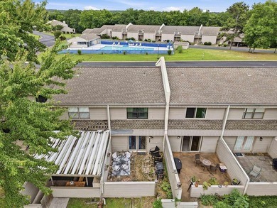 Welcome to this beautiful FULLY FURNISHED Lakewood Hills condo - photo 4