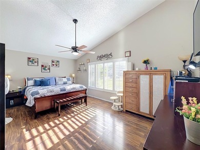 Beautifully updated and well-maintained 3-bedroom, 2-bath home - photo 4