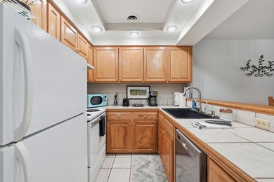 Welcome to this beautiful FULLY FURNISHED Lakewood Hills condo - photo 7