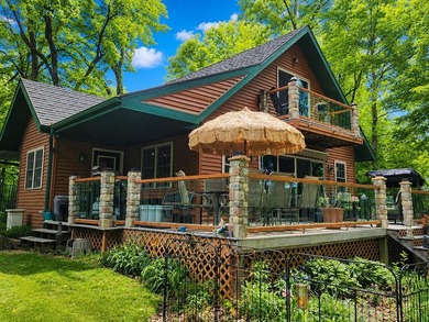 Lower Nemahbin Lake Home For Sale in Oconomowoc Wisconsin