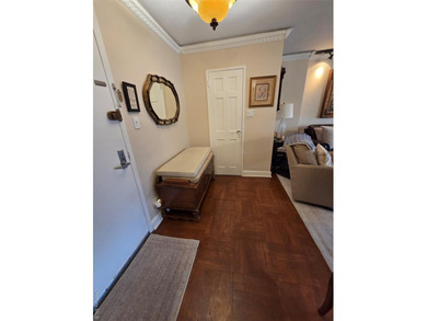 Luxury High Rise Building . Largest Deluxe One Bedroom With A - photo 10