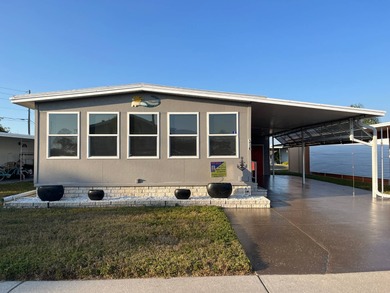 (private lake, pond, coastal) Home For Sale in Largo Florida