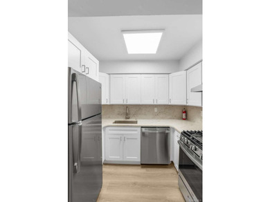 This is a first-floor apartment (not a basement apartment) - photo 9