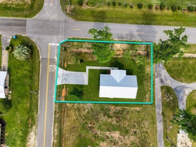 Lake Home For Sale in Wewahitchka, Florida
