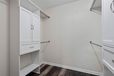 Short Sale. Short sale! BRING YOUR OFFERS! All offers will need - photo 15