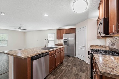 Short Sale. Short sale! BRING YOUR OFFERS! All offers will need - photo 18