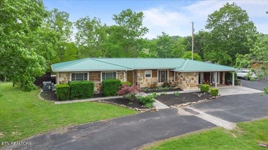 Lake Home For Sale in Lafollette, Tennessee