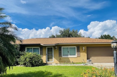 Lake Istokpoga Home For Sale in Lake Placid Florida