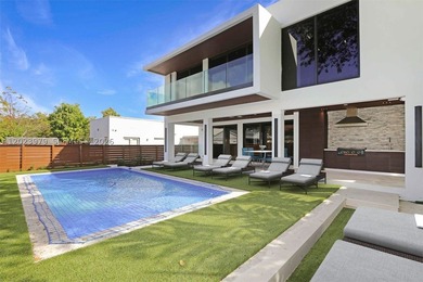 Brand new modern masterpiece in the highly sought after - photo 1