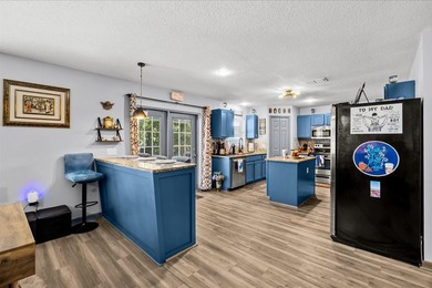 Completely renovated and move-in ready! This stunning 4BR/3BA - photo 13
