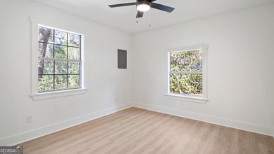 Fully Renovated 4BR/2BA Mobile Home - Move-In Ready with - photo 17