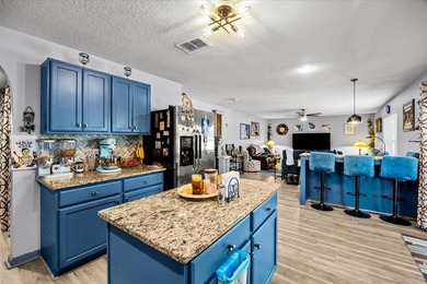 Completely renovated and move-in ready! This stunning 4BR/3BA - photo 17