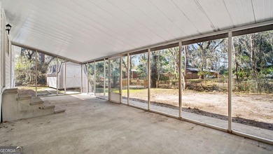 Fully Renovated 4BR/2BA Mobile Home - Move-In Ready with - photo 20