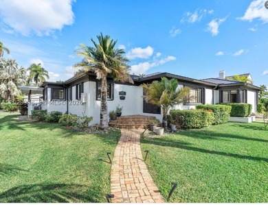 This is a SHORT SALE! Gorgeous Hollywood Lakes Home 4/3.5 w pool - photo 1