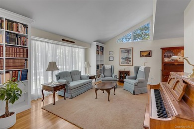 Tucked away on a quiet cul-de-sac, this beautifully maintained - photo 2
