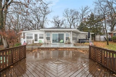 YEAR ROUND LAKE VIEW! Whether you're looking for a weekend - photo 2