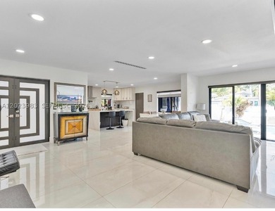 This is a SHORT SALE! Gorgeous Hollywood Lakes Home 4/3.5 w pool - photo 3