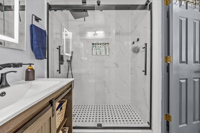 Completely renovated and move-in ready! This stunning 4BR/3BA - photo 34
