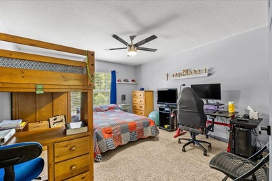 Completely renovated and move-in ready! This stunning 4BR/3BA - photo 35