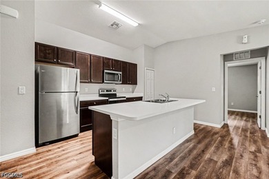 Move-in-ready four-bedroom, two-bathroom home located in Port - photo 7