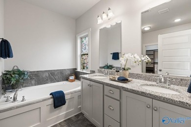 Exceptional move-in ready 4BR/3BA home with freshly painted - photo 9