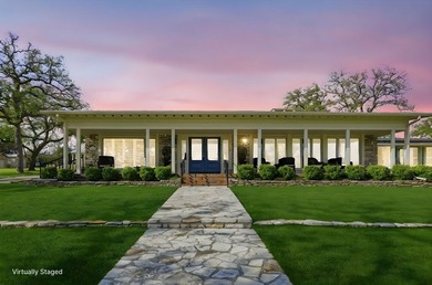 Experience the classic elegance of this hill country ranch style - photo 3