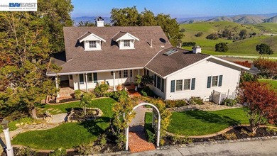 CUSTOM BAY AREA RANCH ESTATE ~ Experience the ultimate in ranch - photo 4