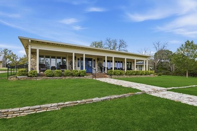 Experience the classic elegance of this hill country ranch style - photo 7