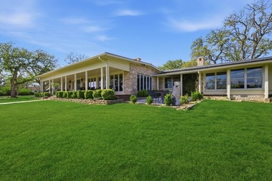 Experience the classic elegance of this hill country ranch style - photo 8
