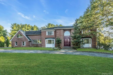 Lake Home For Sale in Upper Brookville, New York
