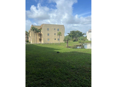 1 bedroom 1 bathroom with den, corner unit with lake view - photo 11
