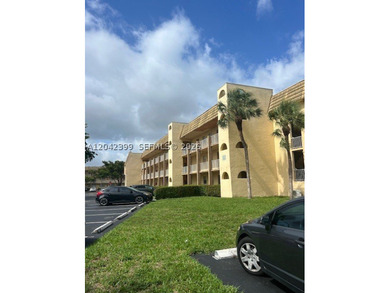 1 bedroom 1 bathroom with den, corner unit with lake view - photo 12
