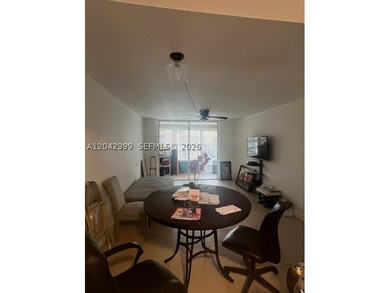1 bedroom 1 bathroom with den, corner unit with lake view - photo 19